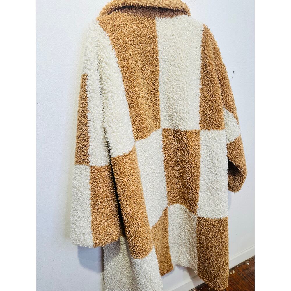 STAND STUDIO Brown White Checkered Pattern Faux Fur Oversized Nikki Coat Size 44 - Picture 6 of 16